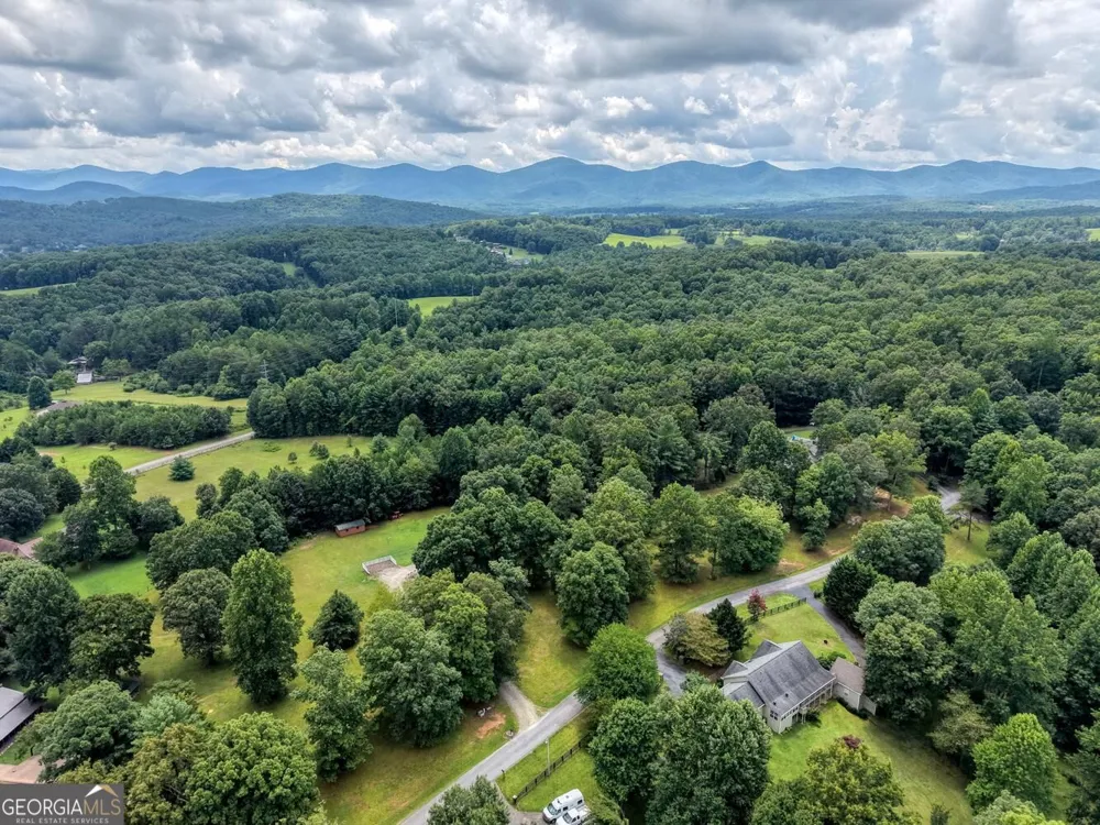 151 Sharp Top Circle Blairsville, GA 30512