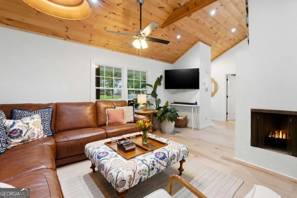903 Pine CIR Woodstock, GA 30189