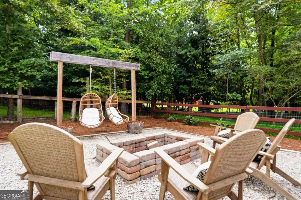 903 Pine CIR Woodstock, GA 30189