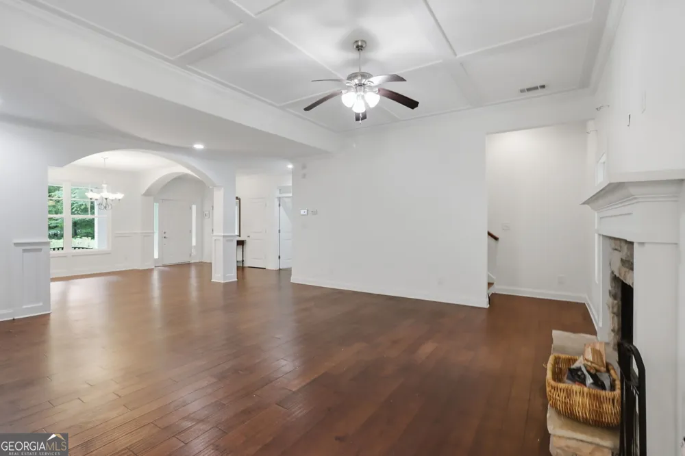48 Cureton LN Moreland, GA 30259