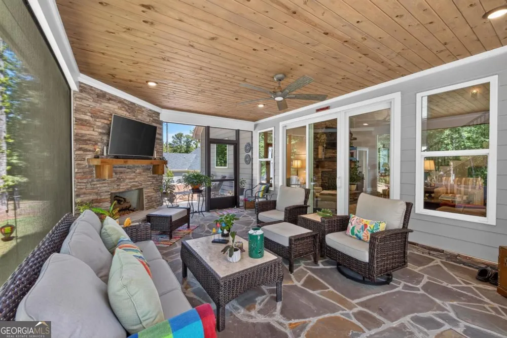 2171 Osprey Poynte Greensboro, GA 30642