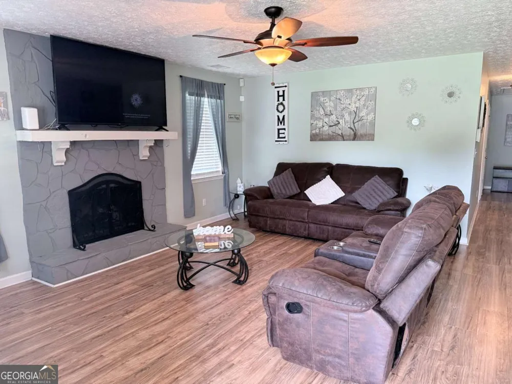 120 Pleasant Hills DR Covington, GA 30016
