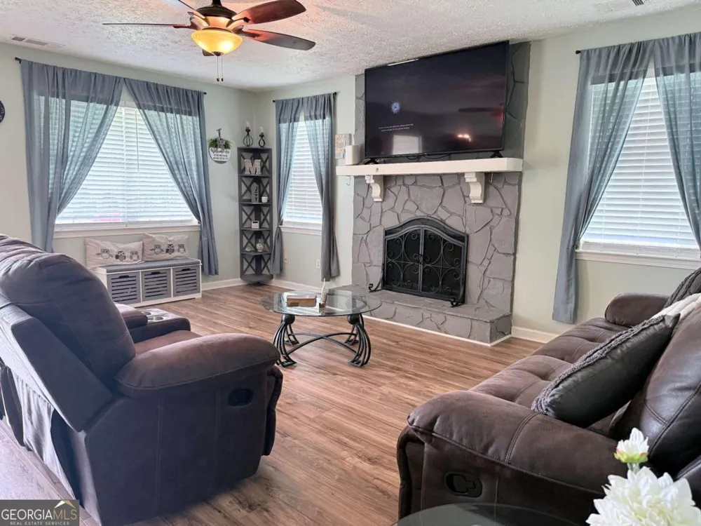 120 Pleasant Hills DR Covington, GA 30016