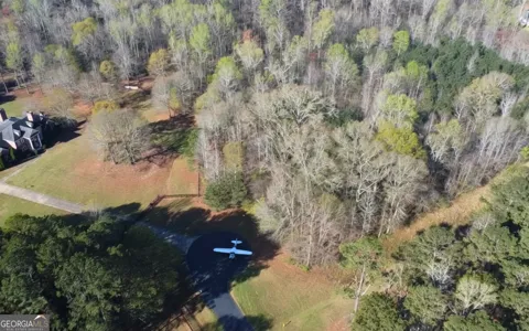 44 Aileron LN