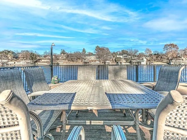 208 Riverside Dr Kingsland, TX 78639