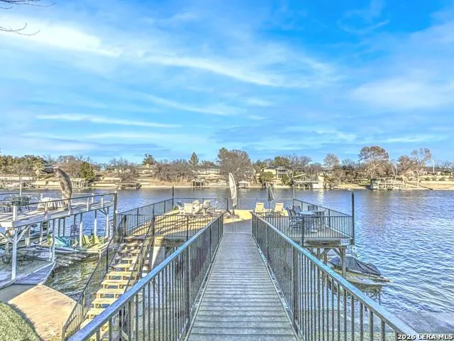 208 Riverside Dr Kingsland, TX 78639