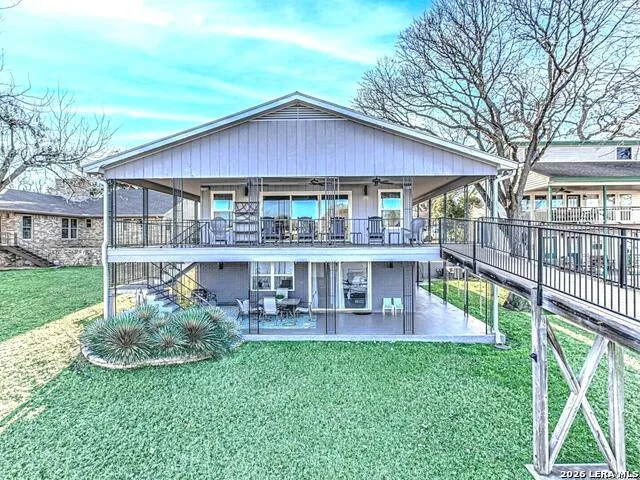 208 Riverside Dr Kingsland, TX 78639