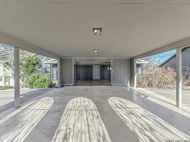 208 Riverside Dr Kingsland, TX 78639