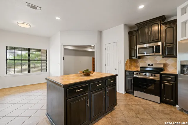 159 W Skyview Del Rio, TX 78840