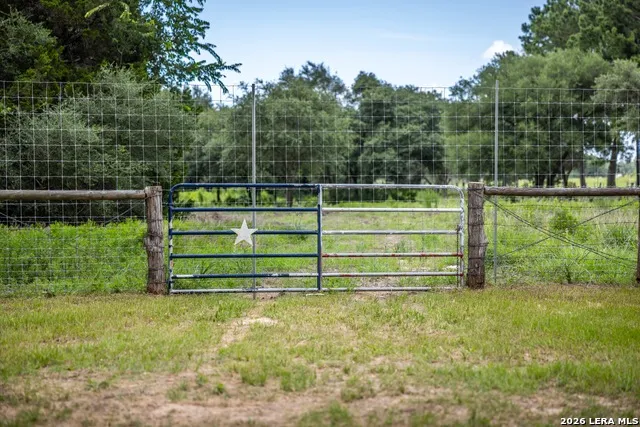 1080 FRELSBURG RD Alleyton, TX 78935