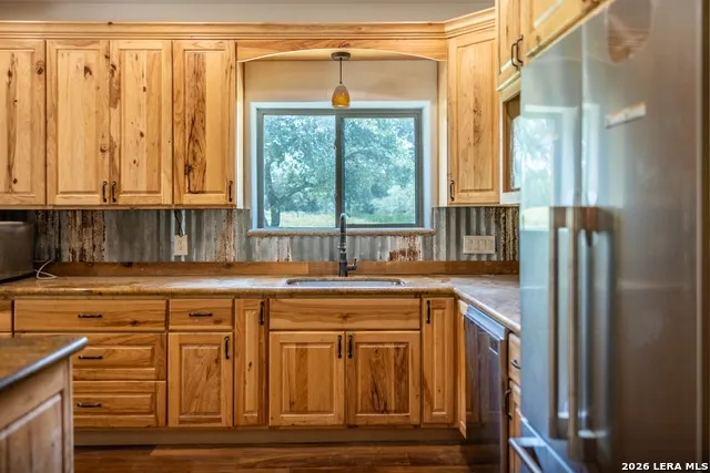 1080 FRELSBURG RD Alleyton, TX 78935