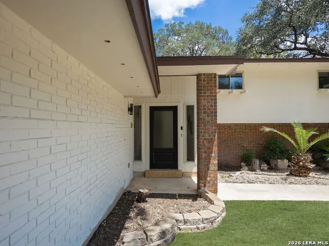 301 Sagecrest Dr Hollywood Park, TX 78232