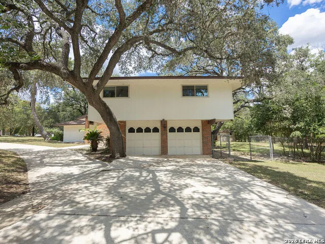 301 Sagecrest Dr Hollywood Park, TX 78232