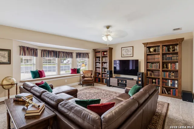 306 Southwick Cir Seguin, TX 78155