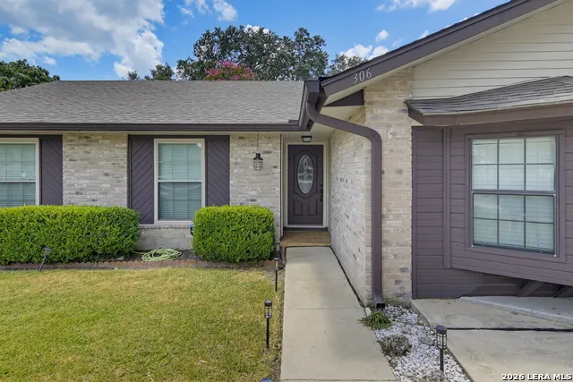 306 Southwick Cir Seguin, TX 78155