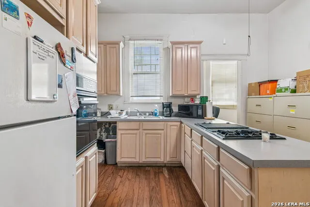 1032 W Woodlawn San Antonio, TX 78201