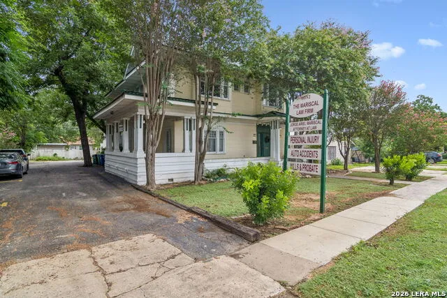 1032 W Woodlawn San Antonio, TX 78201