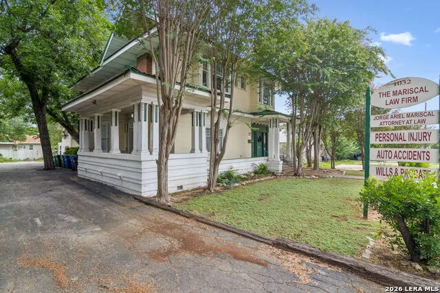 1032 W Woodlawn San Antonio, TX 78201