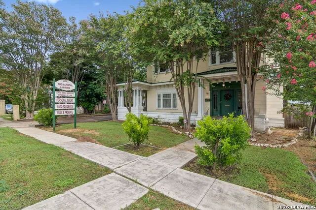 1032 W Woodlawn San Antonio, TX 78201