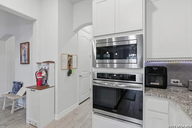 175 WAGON LN Castroville, TX 78009