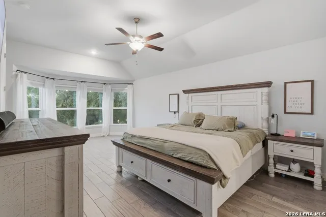 175 WAGON LN Castroville, TX 78009