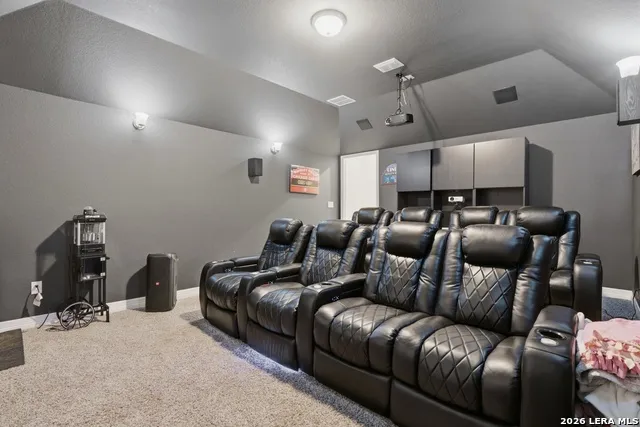 175 WAGON LN Castroville, TX 78009