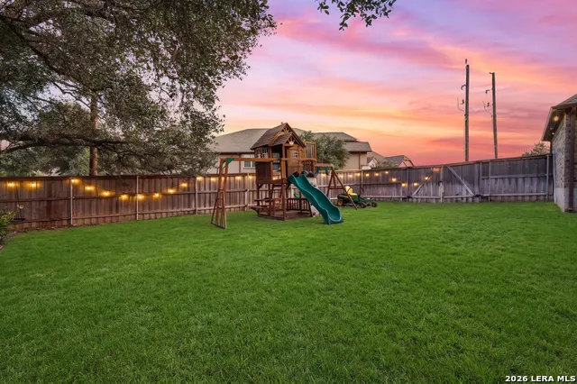 175 WAGON LN Castroville, TX 78009