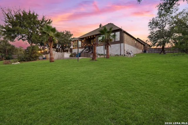 175 WAGON LN Castroville, TX 78009