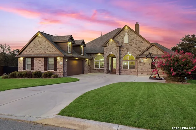 175 WAGON LN Castroville, TX 78009