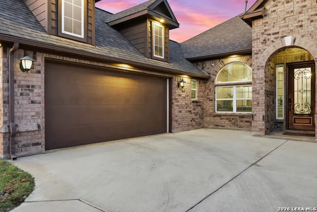 175 WAGON LN Castroville, TX 78009