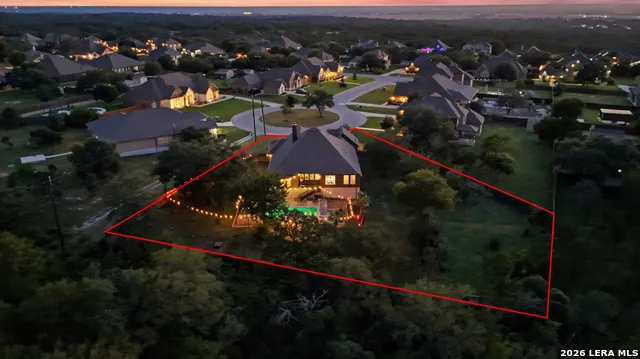 175 WAGON LN Castroville, TX 78009