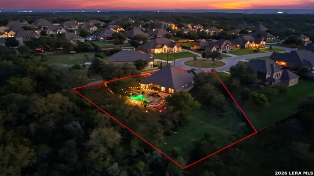 175 WAGON LN Castroville, TX 78009