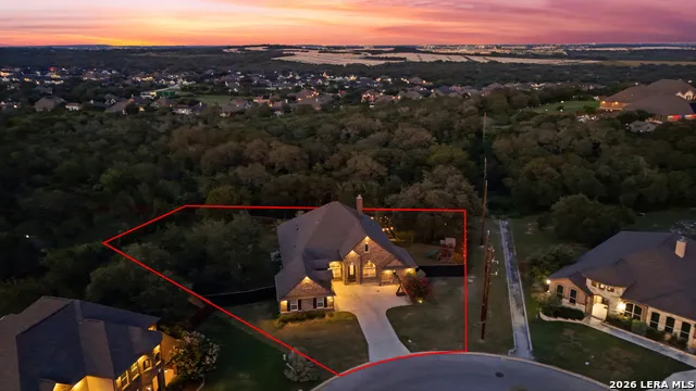 175 WAGON LN Castroville, TX 78009