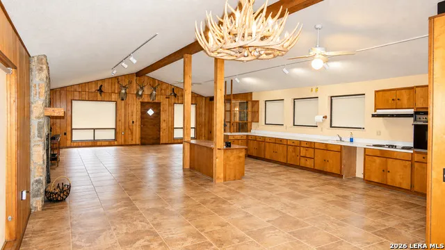 2307 Cr 359 Utopia, TX 78884