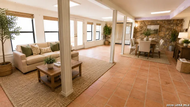 2307 Cr 359 Utopia, TX 78884