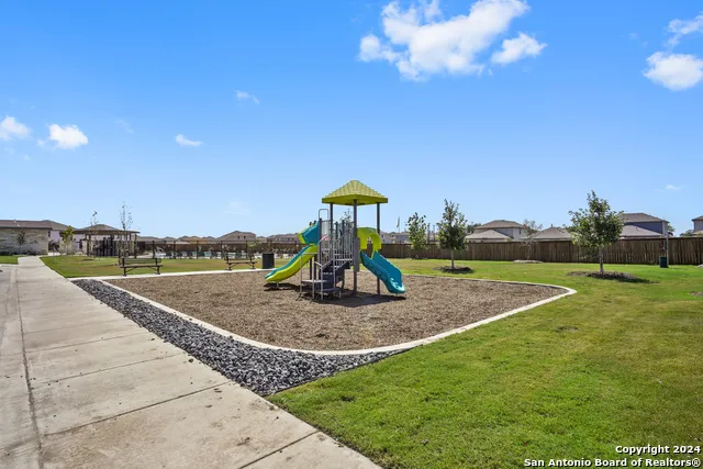 13611 Helton Pass St Hedwig, TX 78152