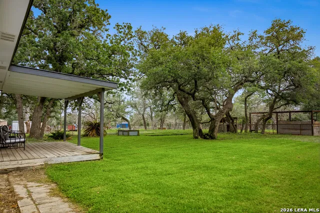 206 S Palo Alto Drive Floresville, TX 78114