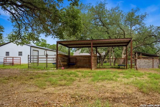 206 S Palo Alto Drive Floresville, TX 78114