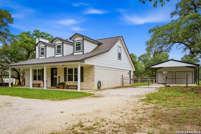 206 S Palo Alto Drive Floresville, TX 78114