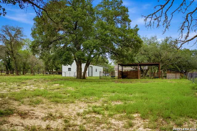206 S Palo Alto Drive Floresville, TX 78114