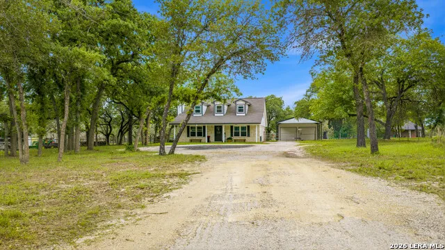 206 S Palo Alto Drive Floresville, TX 78114