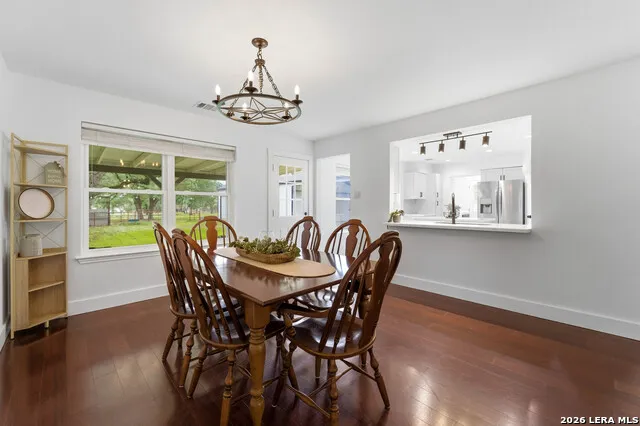 206 S Palo Alto Drive Floresville, TX 78114