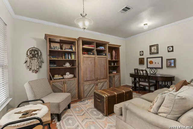 1040 County Road 2720 Mico, TX 78056