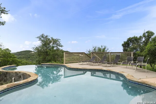 1040 County Road 2720 Mico, TX 78056