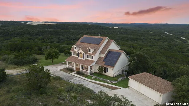 1040 County Road 2720 Mico, TX 78056