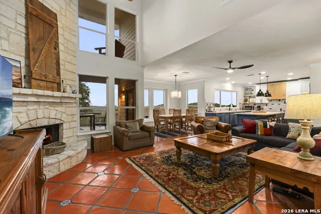1040 County Road 2720 Mico, TX 78056