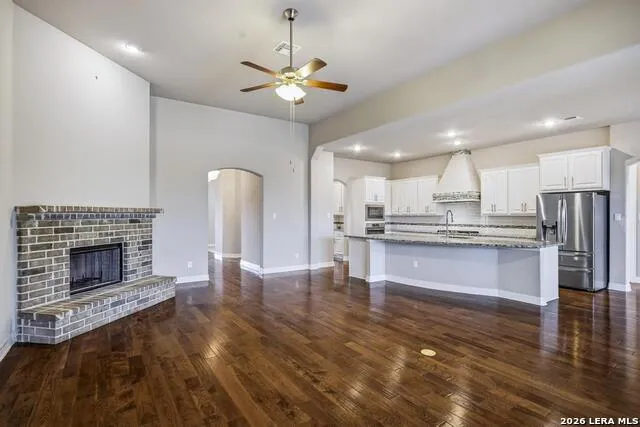 287 Cascade Trail Castroville, TX 78009