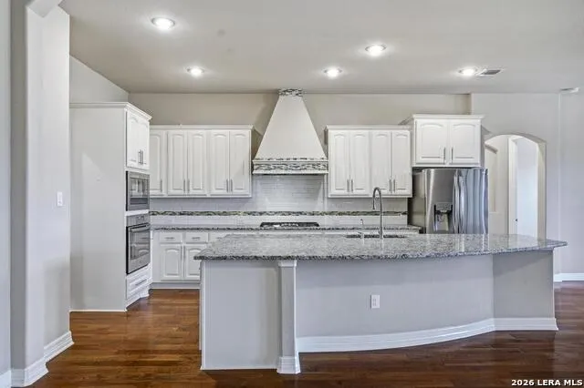 287 Cascade Trail Castroville, TX 78009