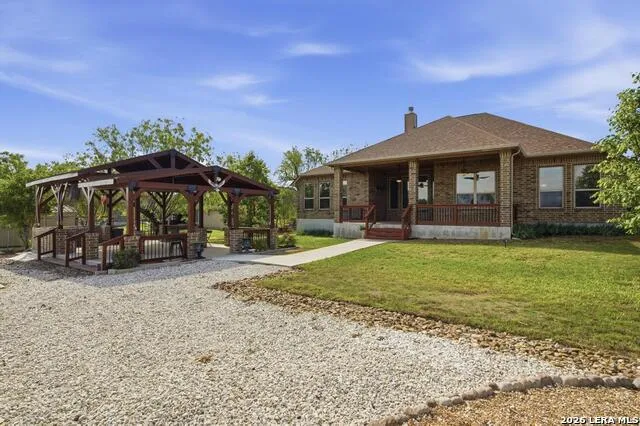 287 Cascade Trail Castroville, TX 78009