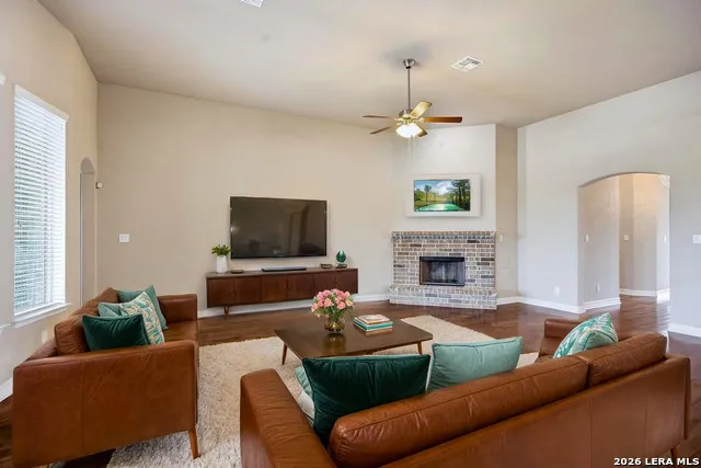 287 Cascade Trail Castroville, TX 78009